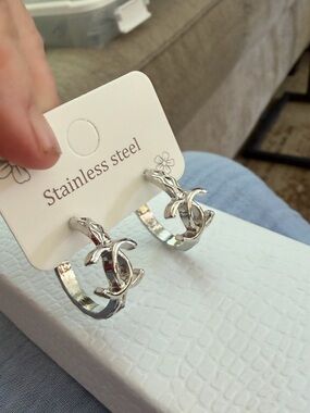 Silver Tone Hoop Earrings, New, Fashion Jewelry
